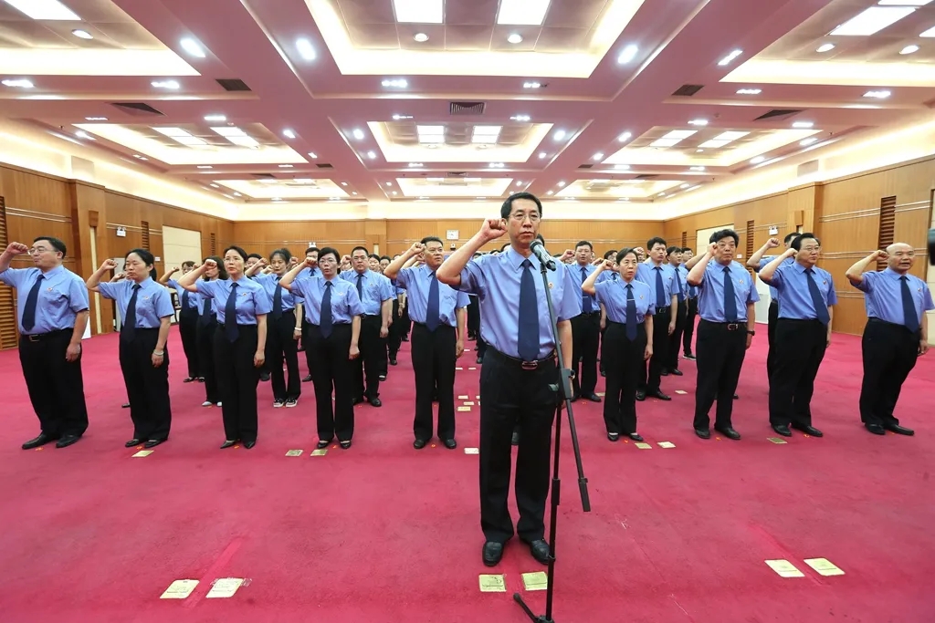 省下载旧版本彩票365软件_日博365备用网站_365bet体育在线官举行“光荣在党50年”纪念章颁授暨党员集体政治生日仪式